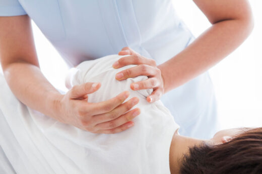 Chiropractor shoulder treatment in Montreal